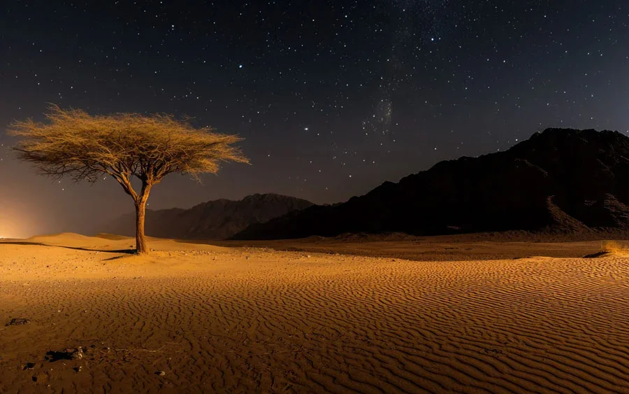 Stargazing under a brilliant Milky Way in the Jaisalmer desert